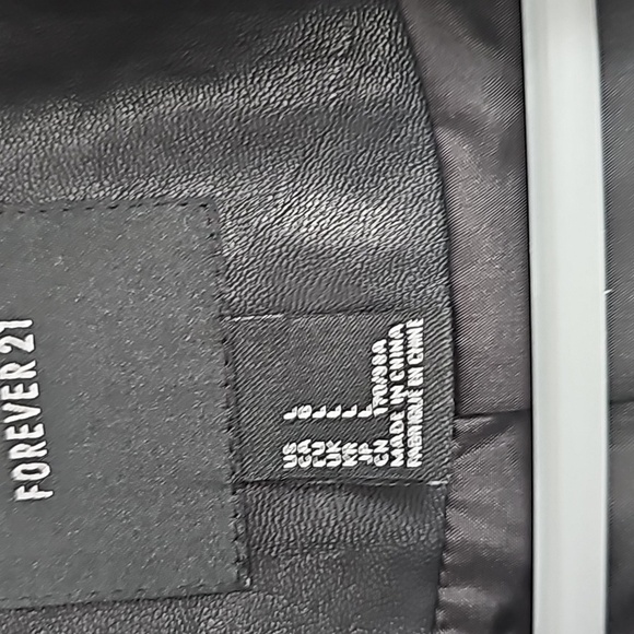 Forever 21 vest - Picture 2 of 4